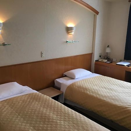 Urayasu Beaufort Hotel Buitenkant foto