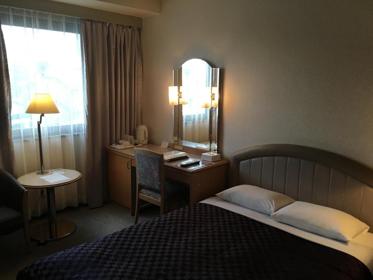 Urayasu Beaufort Hotel Buitenkant foto