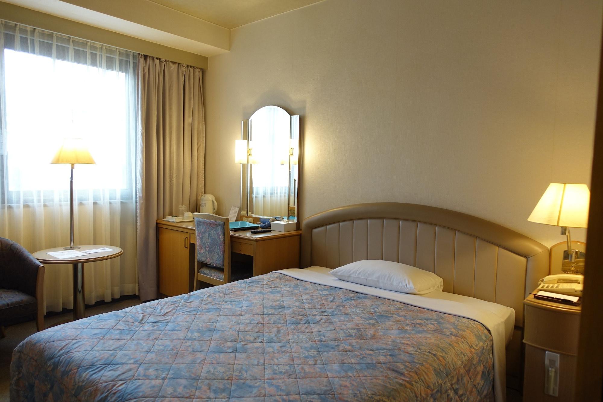 Urayasu Beaufort Hotel Buitenkant foto