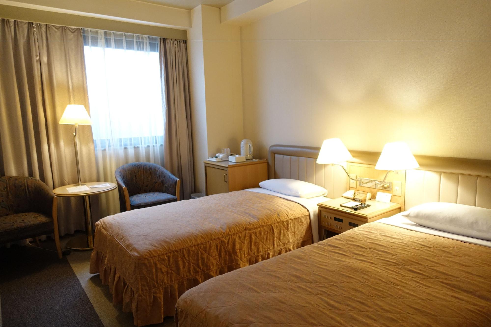 Urayasu Beaufort Hotel Buitenkant foto