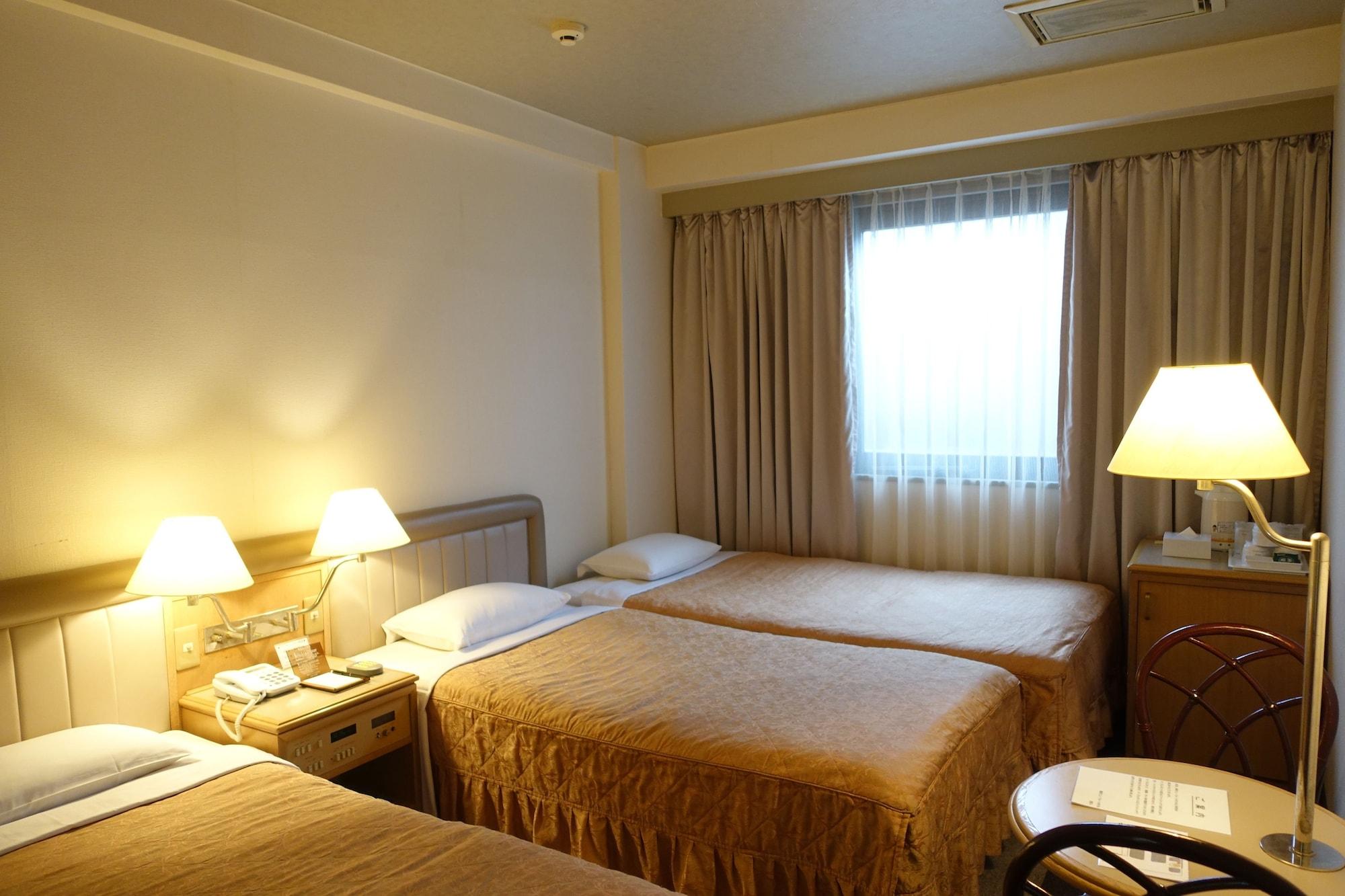 Urayasu Beaufort Hotel Buitenkant foto