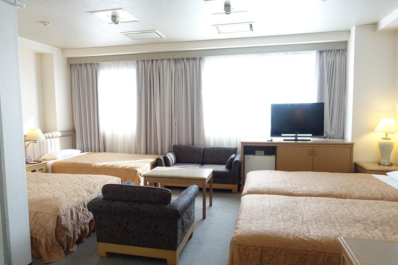 Urayasu Beaufort Hotel Buitenkant foto