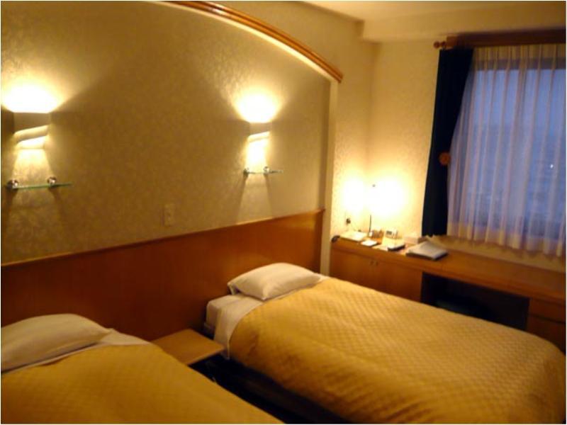 Urayasu Beaufort Hotel Buitenkant foto